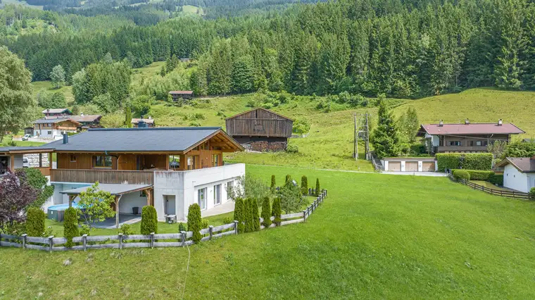 Charmantes Landhaus in erhöhter Lage von Jochberg