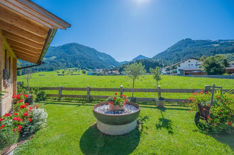 Hotelbetrieb mit Panoramablick in Brixen im Thale