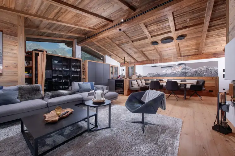 Möbliertes Design Highlight mit Kaiserblick