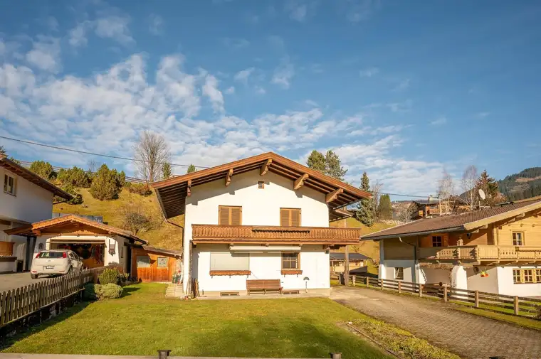 Charmantes Grundstück in sonniger Aussichtslage von Jochberg