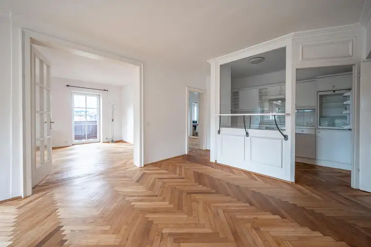 Charmante Altbauwohnung mit viel Potential