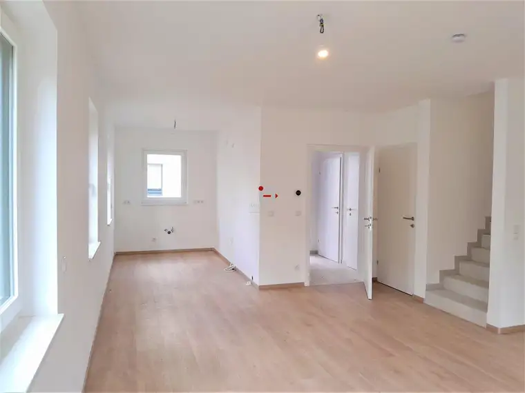 Neuwertiges Einfamilienhaus mit Garten, Balkon und Terrasse in Biedermannsdorf!