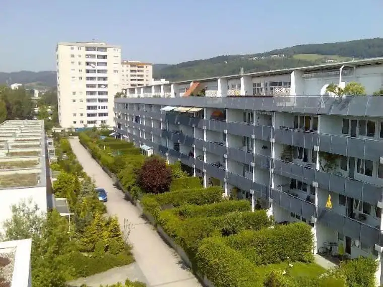 Schöne 2 Zimmer Wohnung mit herrlicher Loggia