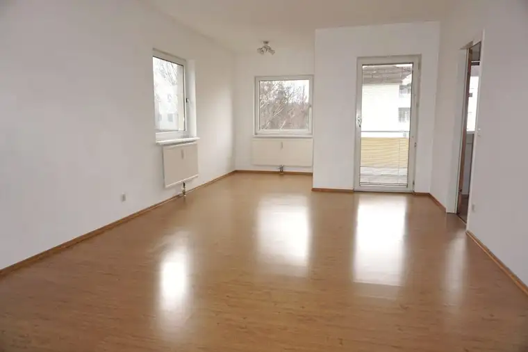 Große 4-Zimmer Wohnung in WELLA Straße 4a Luftenberg TOP 32! PROVISIONSFREI!