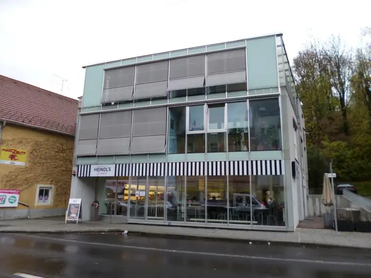 Wohnung mit Wintergarten!