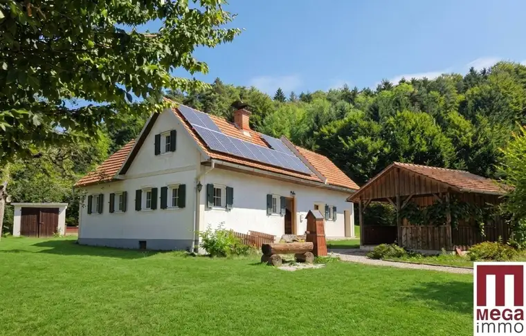 Charmantes kleines Wohnhaus in idyllischer Alleinlage