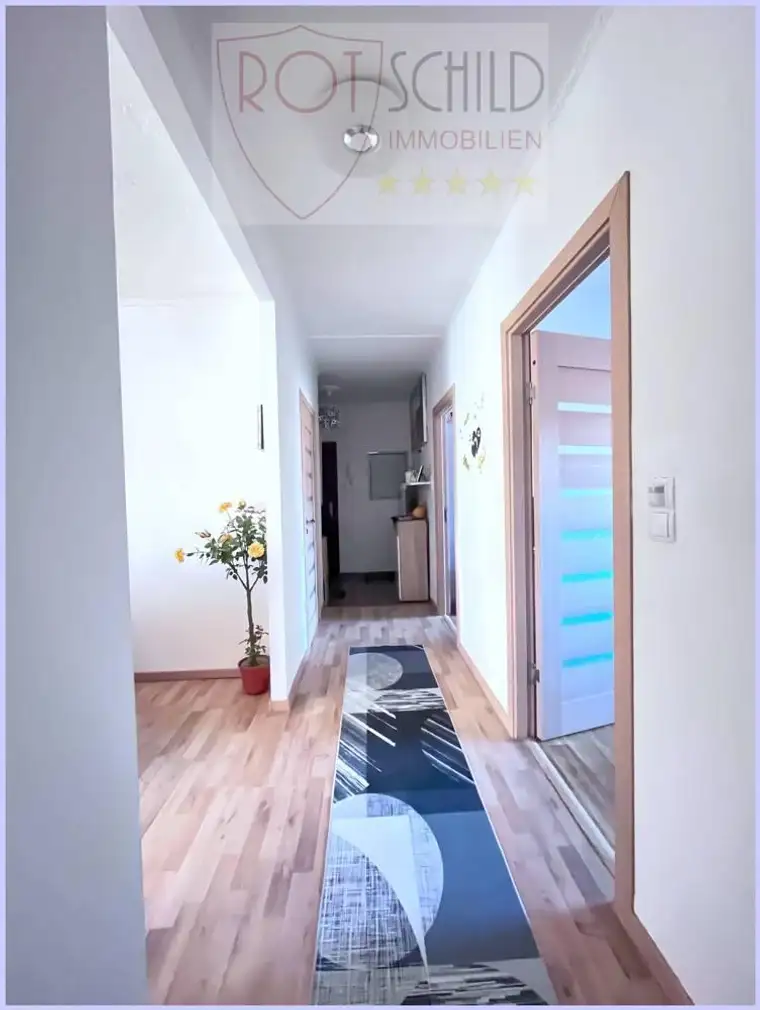 Toll sanierte Wohnung in Feldbach, 2 SZ, großer Wohnraum, Küche, Loggia, Keller, Parkpl. Top Preis.