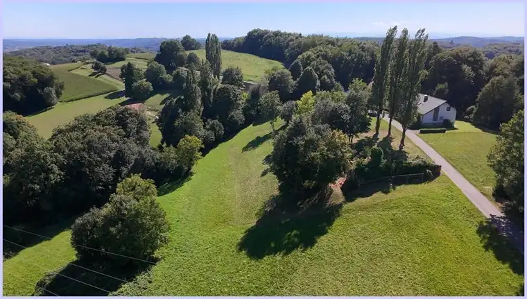 Absolute einzigartige Traumlage für Ihren neuen Rückzugsort. Geniessen Sie Ausblick, Ruhe und Natur