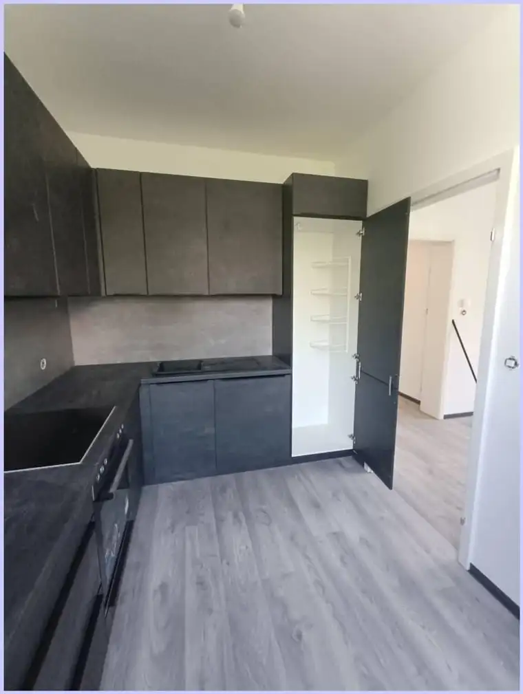 60m2 Wohnung in Graz, saniert! 1Wohnzimmer, 1 Schlafzimmer, Loggia, Küche, plus Tiefgaragenplatz.