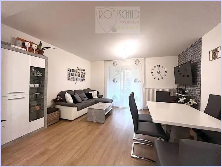 Sehr hübsche perfekte Mietwohnung, 52m2 , 1 SZ, Wohnraum mit Küche, Balkon, Keller, Parkplatz.