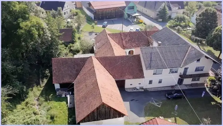 Vierkanthof mit großem Grundstück in Weinberg an der Raab -Renovierungsbedürftig mit viel Potenzial