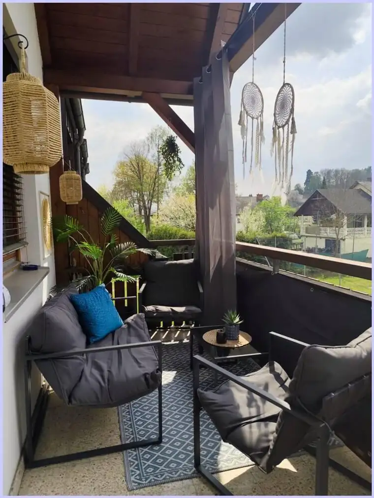 Gemütliche Familien-Wohnung, hell, toller Balkon, 2 Schlafzimmer, Wohn-Essraum, Keller, Parkplatz.