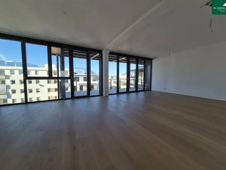 Traumhaftes Penthouse in Villach: Erstbezug mit 3 Zimmern, 2 Bäder und Panorama-Terrasse !