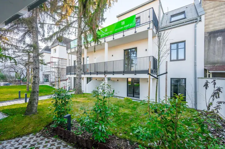 Andrea Krizanova, Karos Immobilien GmbH & Co KG