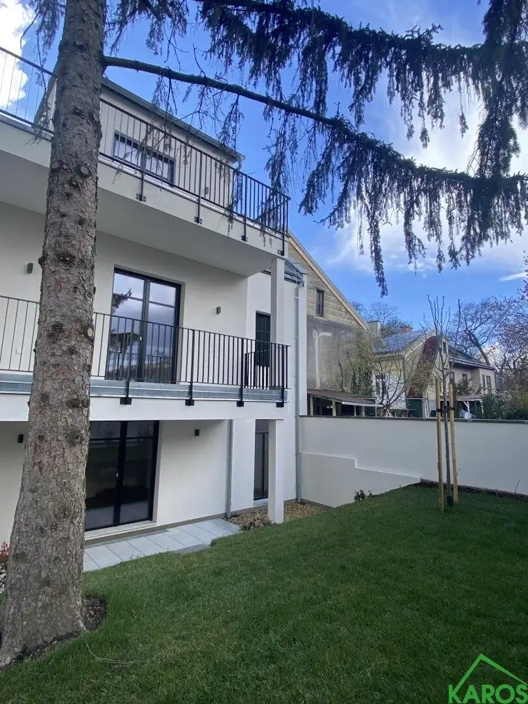 Andrea Krizanova, Karos Immobilien GmbH & Co KG