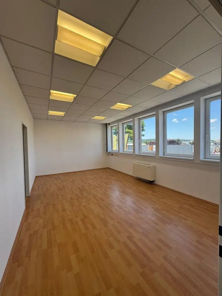 Kostengünstige Büro-/ und Lagermöglichkeit!
