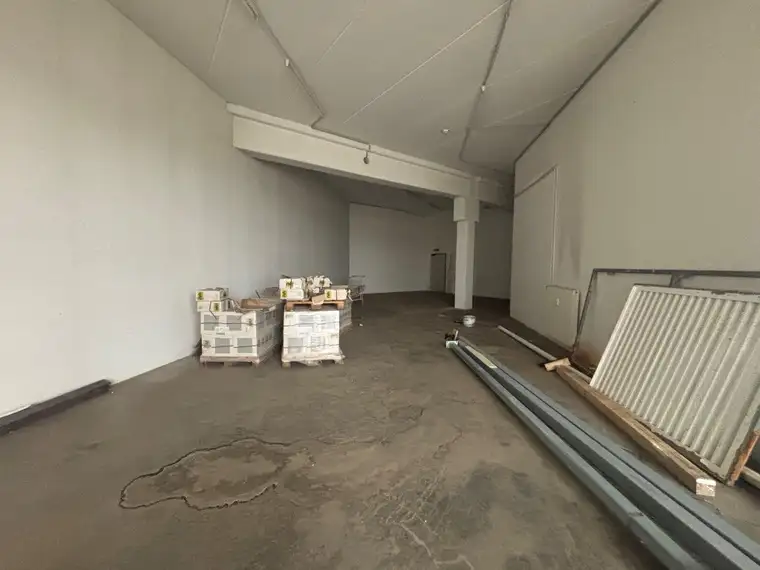 143 m² Lagerfläche im Fachmarktzentrum