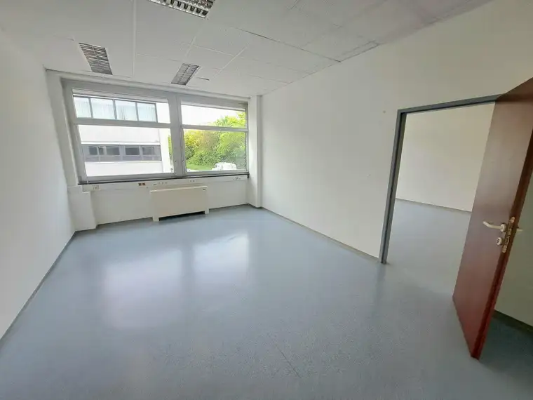Triesterstraße: Kostengünstige Kleinbüros