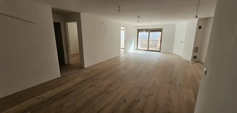 Erstbezug in Baden: Helle Wohnung mit Terrasse in Top-Lage