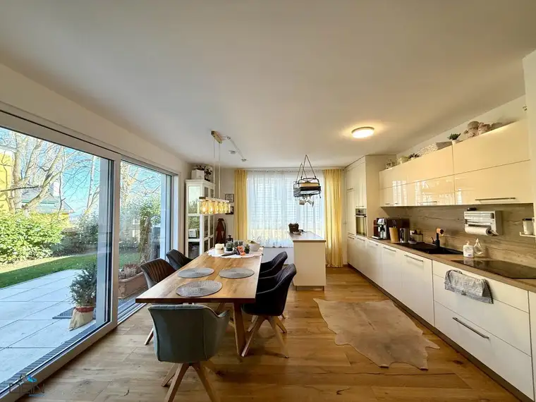 NEU! VOLLUNTERKELLERTE 5 ZIMMER DOPPELHAUSHÄLFTE MIT EIGENGARTEN IN TRAUMHAFTER LAGE!