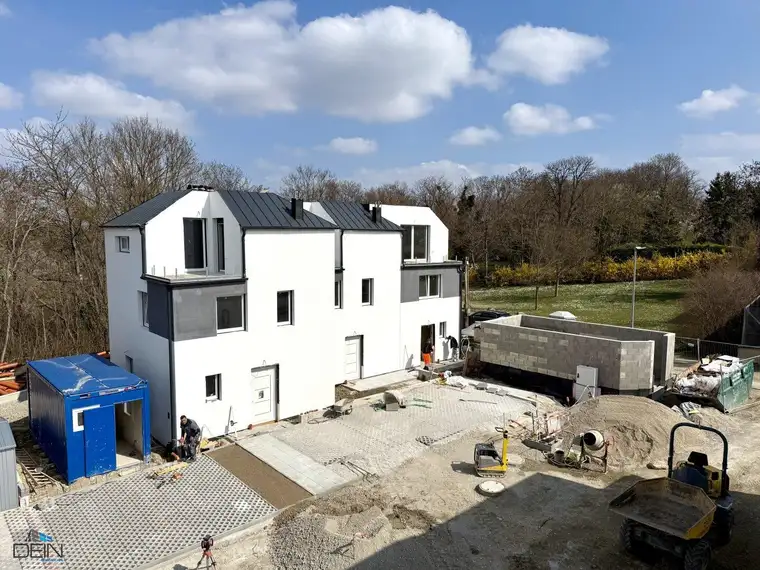 PREISREDUKTION! TRAUMHAFTE 4-5 ZIMMER REIHENHÄUSER MIT EIGENGÄRTEN UND PKW-STELLPLÄTZEN IN FISCHAMEND!