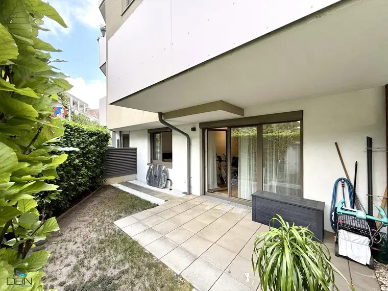 NEU! TRAUMHAFTE 2 ZIMMER GARTENWOHNUNG MIT GARAGENSTELLPLATZ IN UNMITTELBARER NÄHE ZUM BAHNHOF LIESING!