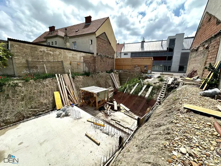 NEU! BAUGRUNDSTÜCK FÜR 15 WOHNEINHEITEN ZZGL. FREIFLÄCHEN AUF DER ESSLINGER HAUTPSTRASSE!