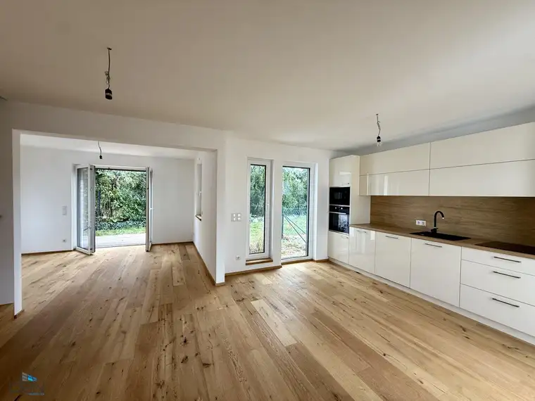 AKTION! TRAUMHAFTES 5 ZIMMER REIHENHAUS MIT EIGENGARTEN UND STELLPLATZ NÄHE U6 PERFEKTASTRASSE!