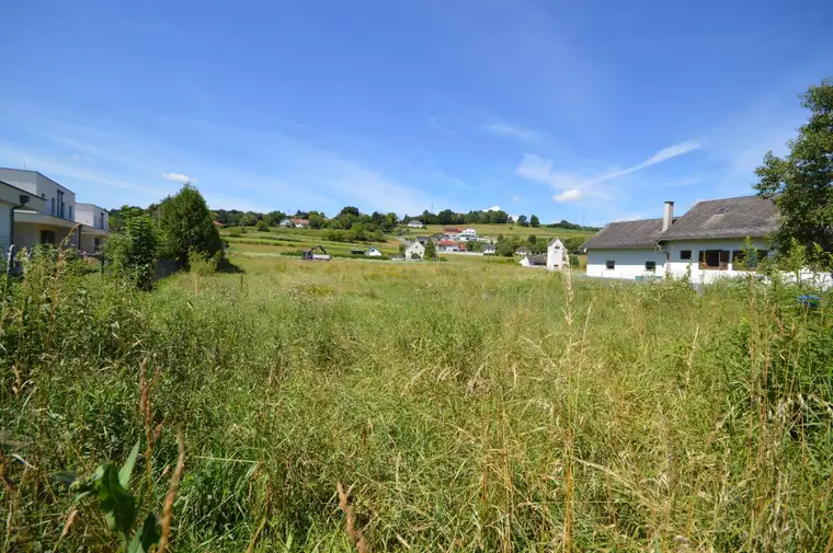 Traumhaftes Baugrundstück in idyllischer Lage - Perfekt für Ihr individuelles Zuhause!