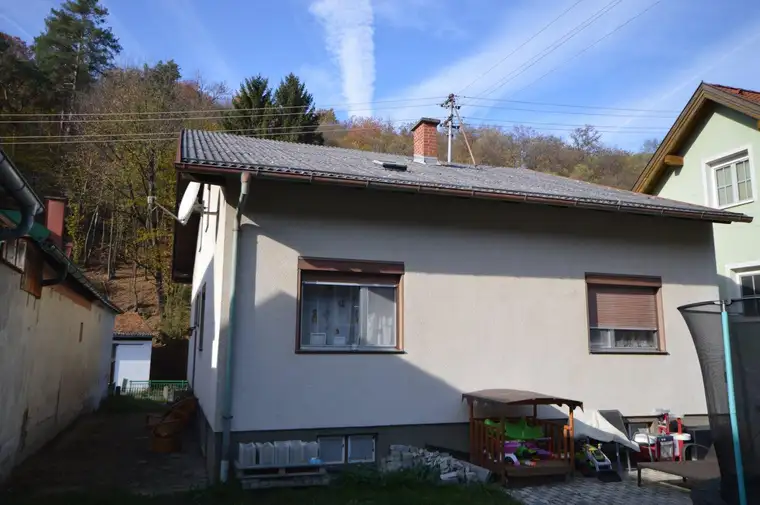 Gemütliches Einfamilienhaus in Rattersdorf - Wohnkomfort auf 106m² voll unterkellert und großem Grundstück für nur € 274.900,00 !