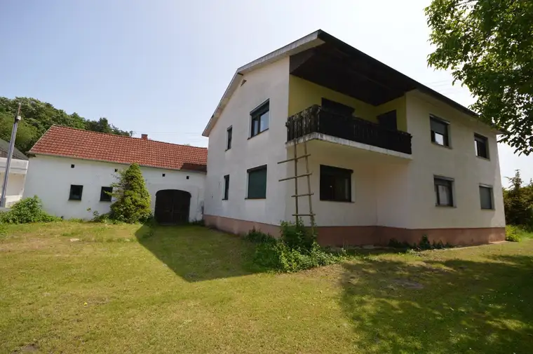 Geräumiges Einfamilienhaus in Drumling: 220m² mit Balkon, 8 Zimmer und viel Komfort!