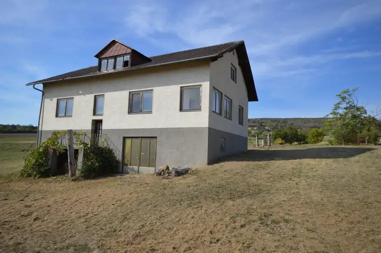Bastlerhit mit Fernblick in Markt Neuhodis – ca. 117m² Wnfl um nur € 69.000 !