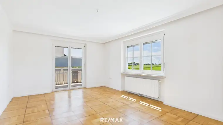 TOP Gepflegtes Ein oder Zweifamilienhaus mit Pool in TOP LAGE