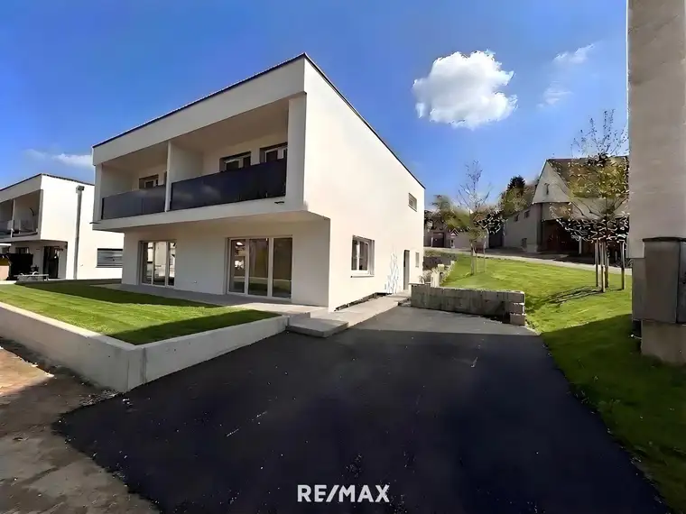 Warum eine Wohnung kaufen wenn es dafür ein Haus in Straßham gibt ?