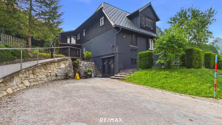 Zwei Chalets mit 5 Apartments