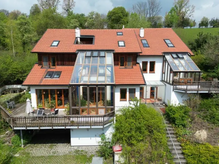 "NEUER PREIS!" AUSSERGEWÖHNLICHES ZWEIFAMILIENHAUS IN HÖHENLAGE