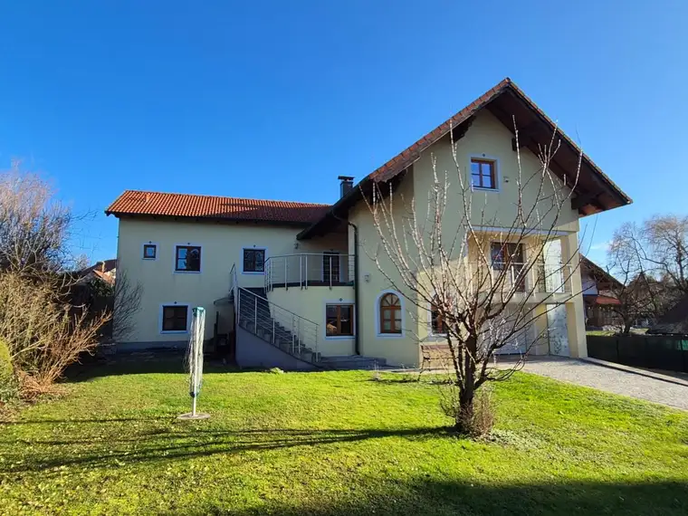 "NEUER PREIS!" ZWEIFAMILIENHAUS MIT GÜNSTIGER FINANZIERUNGSMÖGLICHKEIT