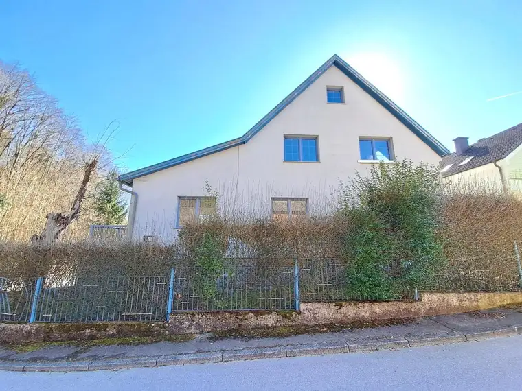 EINFAMILIENHAUS mit kl. Garten u. Garage in ruhiger Sackgasse