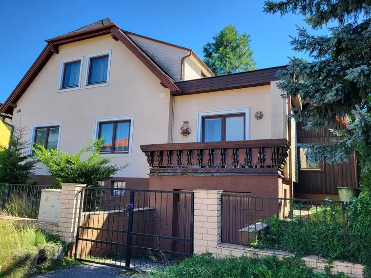 "IN KAUFABWICKLUNG" EINFAMILIENHAUS MIT SCHÖNEM GARTEN