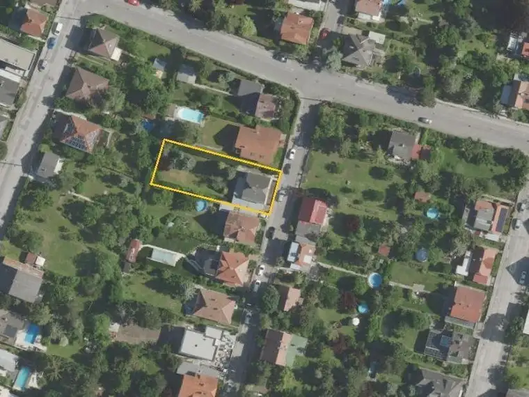 WIEN INZERSDORF - SCHÖNER BAUGRUND MIT UNTERKELLERTEM ALTBESTAND