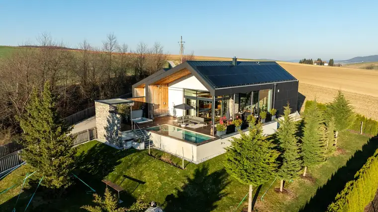 ARCHITEKTENHAUS IM GRÜNEN- DAS LANDHAUS NEU INTERPRETIERT