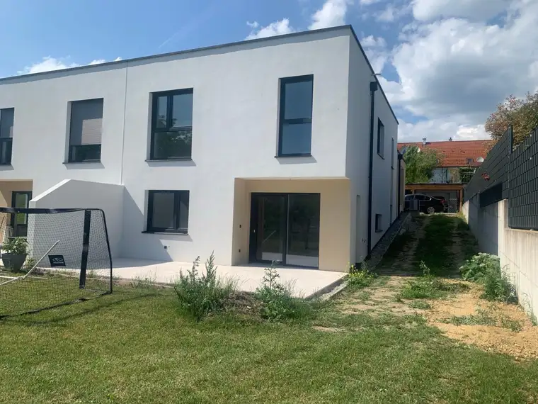 Neuer Preis ! Exquisite Doppelhaushälfte in sehr schöner ruhiger Siedlungslage (Haus links) Beste Baumeisterqualität !