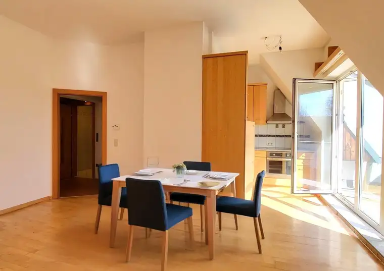 "In Kaufabwicklung" YOUTH FLAT!! Coole STARTERWOHNUNG mit TERRASSE im DACHGESCHOSS