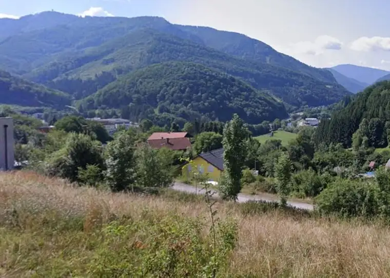 BAUGRUNDSTÜCK IN RUHIGER SACKGASSE MIT HERRLICHEM AUSBLICK