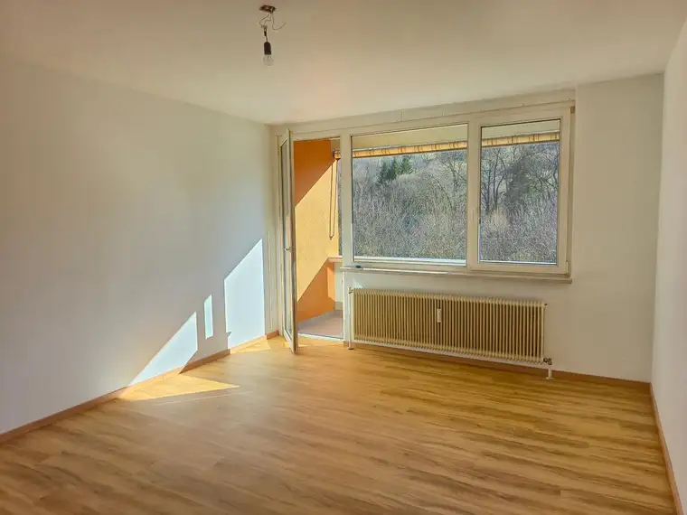 PRAKTISCHE 3-ZIMMER MIETWOHNUNG IN ALTLENGBACH MIT LOGGIA UND PARKPLATZ