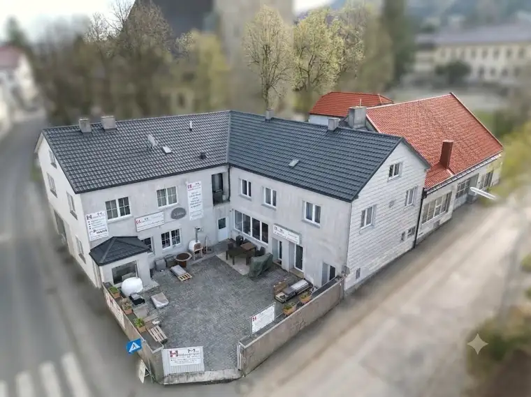 WOHN- UND GESCHÄFTSHAUS DIREKT IM ZENTRUM IN BESTER FREQUENZLAGE