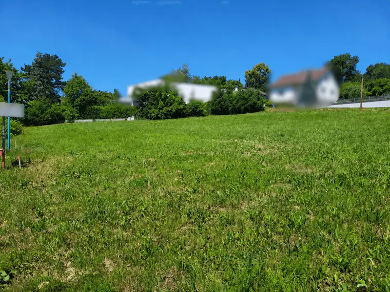 SÜDSEITIGER BAUGRUND IN TOPLAGE
