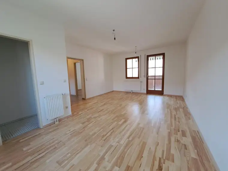 2-Zimmer Wohnung mit Loggia!