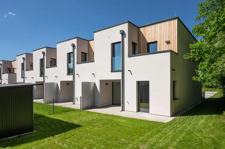 Neuer Preis!Provisionsfrei! Freifinanzierte Reihenhäuser in der Gartenstadt Kremserberg!