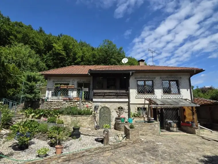 EINFAMILIENHAUS IN SONNIGER RUHELAGE MIT GRÜNBLICK